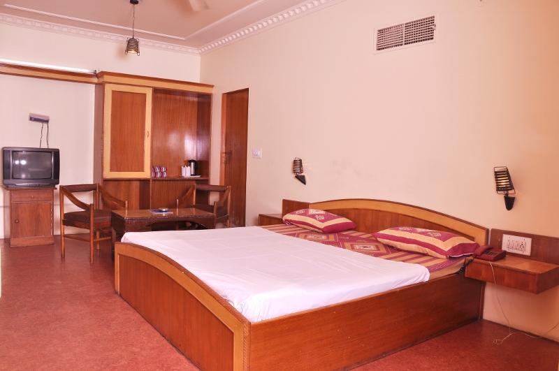 Hotel Savoy - Since 1951 Τζαϊπούρ Εξωτερικό φωτογραφία