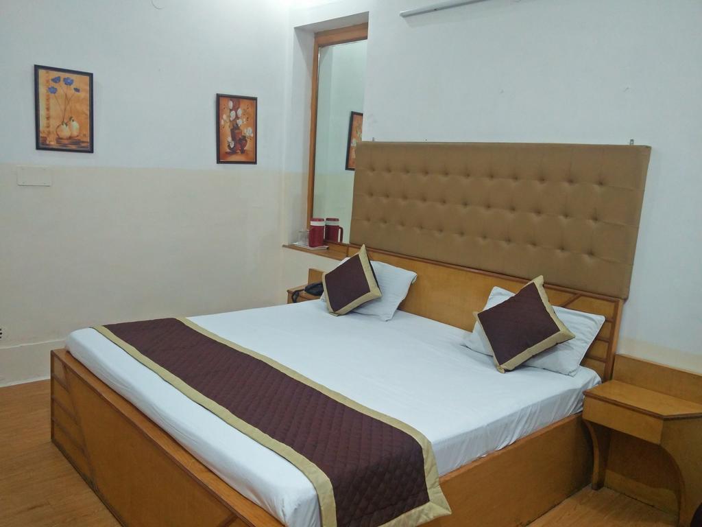Hotel Savoy - Since 1951 Τζαϊπούρ Εξωτερικό φωτογραφία