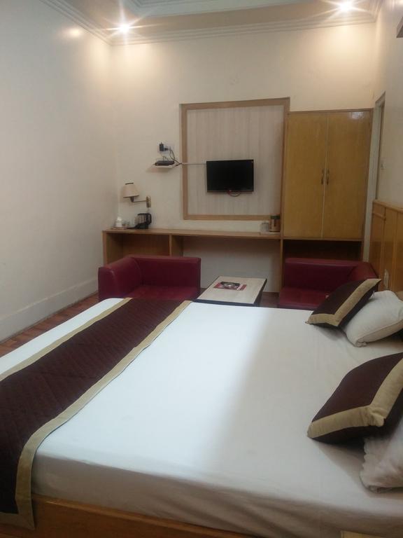 Hotel Savoy - Since 1951 Τζαϊπούρ Εξωτερικό φωτογραφία