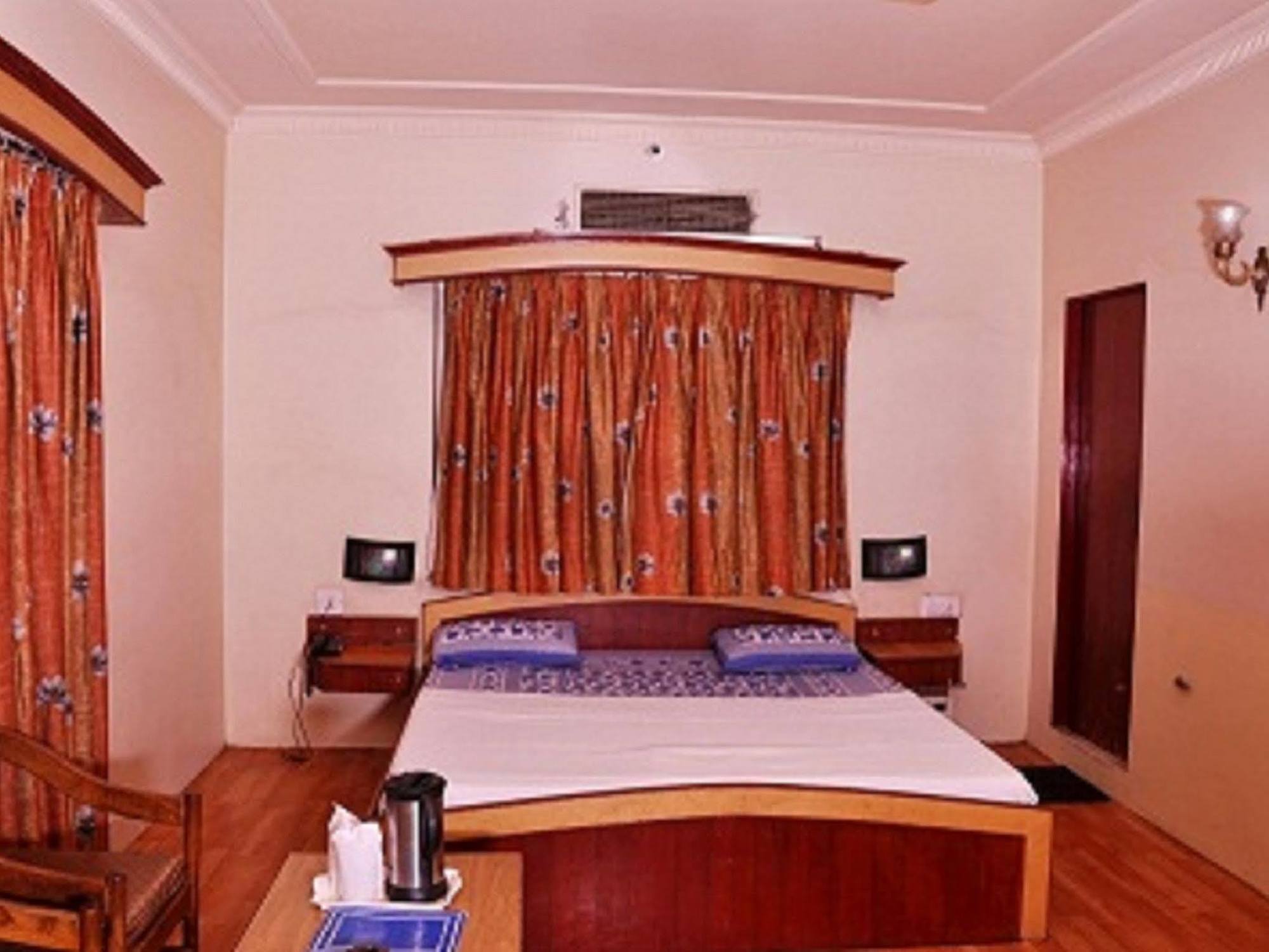 Hotel Savoy - Since 1951 Τζαϊπούρ Εξωτερικό φωτογραφία